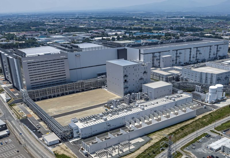 Kioxia приступила к поставкам образцов передовой 332-слойной памяти 3D NAND десятого поколения