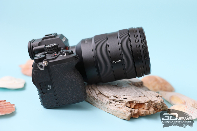 Обзор беззеркальной камеры Sony Alpha 7 V: эволюция с человеческим лицом
