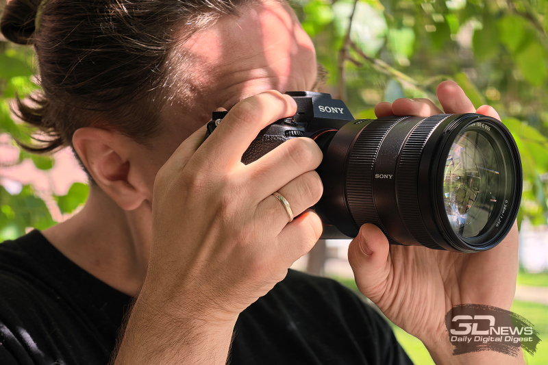Обзор беззеркальной камеры Sony Alpha 7 V: эволюция с человеческим лицом
