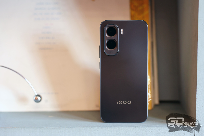 Обзор смартфона iQOO Z11: станция студенческая