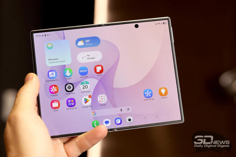 Представлен широкоэкранный смартфон-книжка Samsung Galaxy Z Fold8 — от 150 тыс. рублей