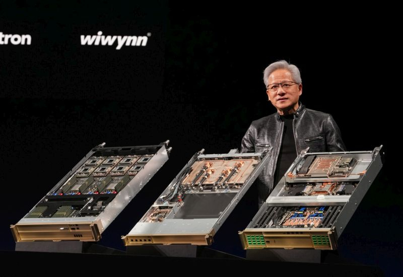 В результате борьбы с контрабандой ИИ-чипов в Китай компания Nvidia вдвое сократила список доверенных азиатских клиентов
