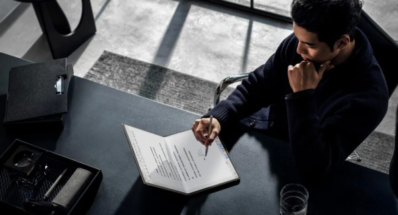 Huawei представила ноутбук со складным экраном MateBook Fold Ultimate Design 2026 с новым процессором и ИИ-функциями