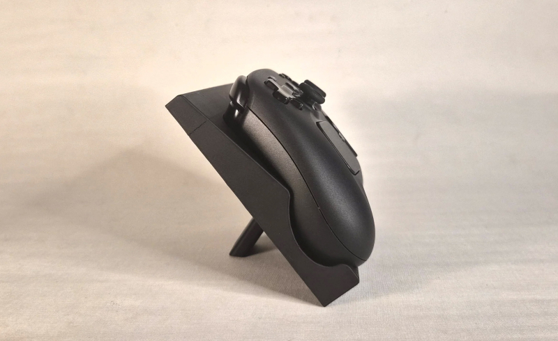 Моддер создал для Steam Machine переднюю панель, которая заряжает геймпад Steam Controller