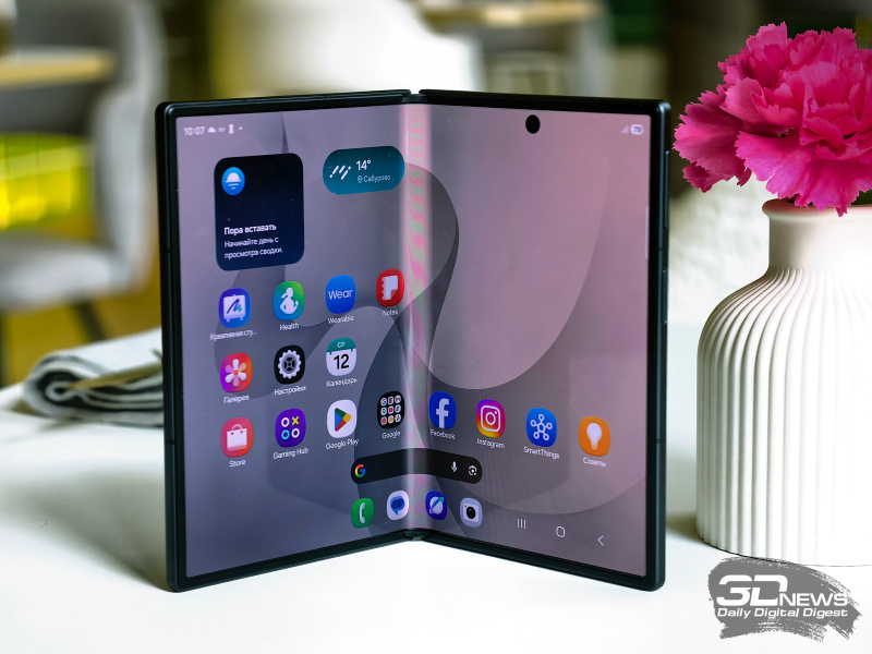 Обзор складного смартфона Samsung Galaxy Z Fold8, который делает подобные устройства более осмысленными