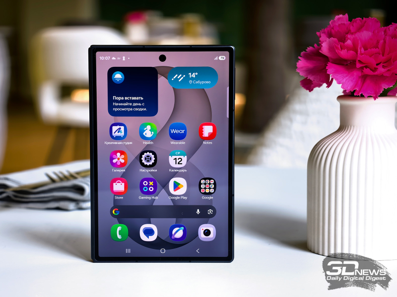 Обзор складного смартфона Samsung Galaxy Z Fold8, который делает подобные устройства более осмысленными