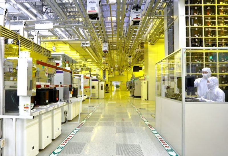 Samsung и SK hynix ускорили внедрение ИИ в разработку и производство чипов