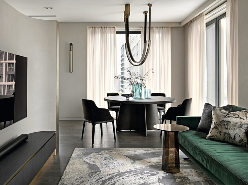 Респектабельный городской интерьер в темных тонах