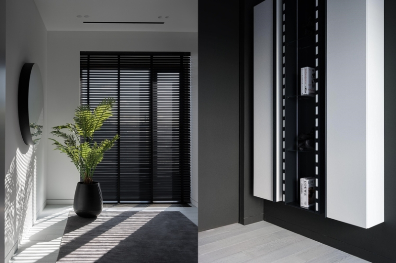 Современный минимализм с элементами графики: квартира в Москве